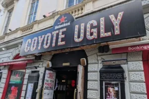 Brasileira ganha indenização por assédio racial no Reino Unido