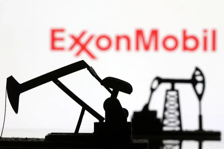 Exxon pretende comprar participação majoritária da Lukoil em um dos maiores campos de petr