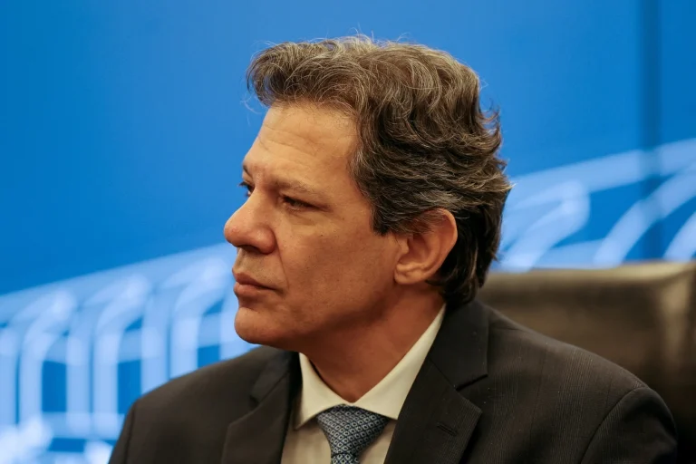 Haddad deixa Fazenda agora para impulsionar campanha de Lula 2026