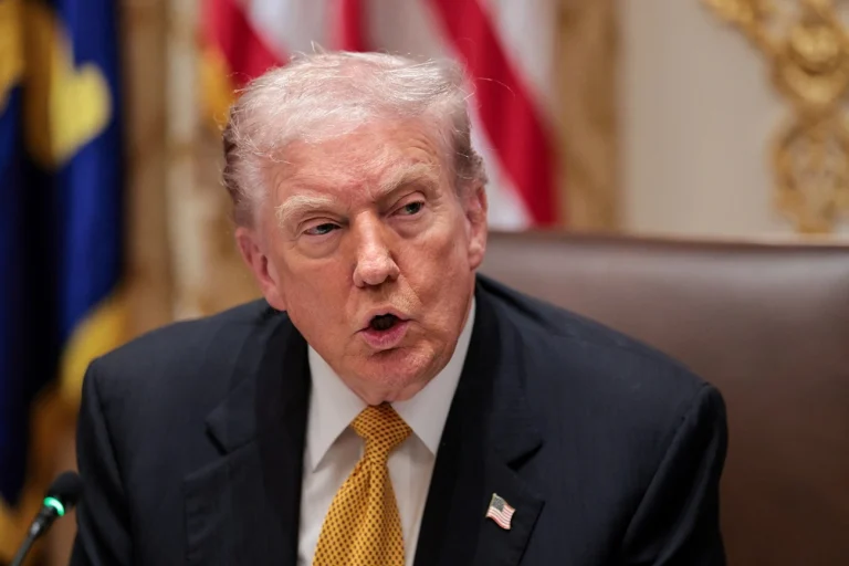 EUA ameaçam separar famílias para atingir meta de deportação de Trump agora